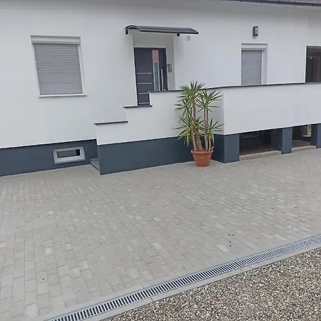 Ebs Paradies Lejlighed